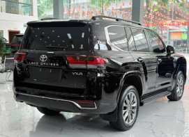 Bán Toyota Land Cruiser LC300 sản xuất 2023. xe cực mới.