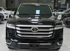 Bán Land Cruiser LC300 sản xuất 2022. Xe chạy ít. Giá cực rẻ.