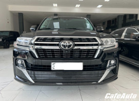 Bán ôtô Land Cruiser 5.7V8 Xuất Mỹ màu Đen nội thất Nâu sản xuất 2016 xe rất mới và đẹp,