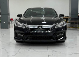 Bán Honda Accord sản xuất 2018. Xe cực đẹp.
